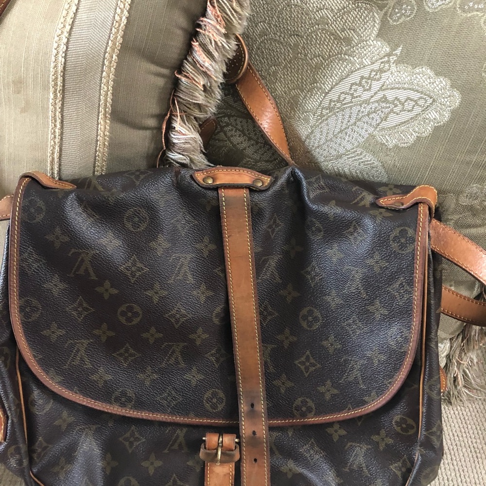 Authentic Louis Vuitton - Picture 2 of 8